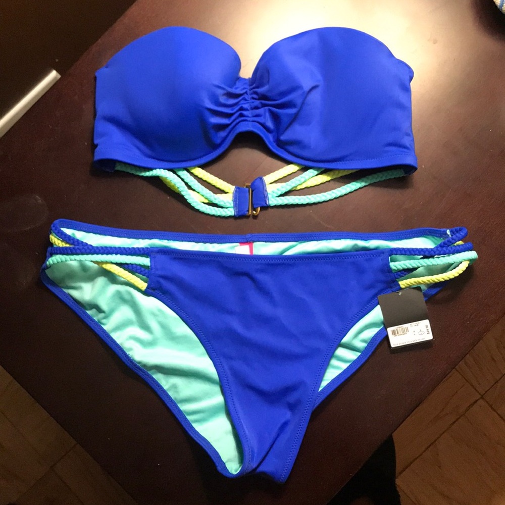 Never Worn VS Bikini